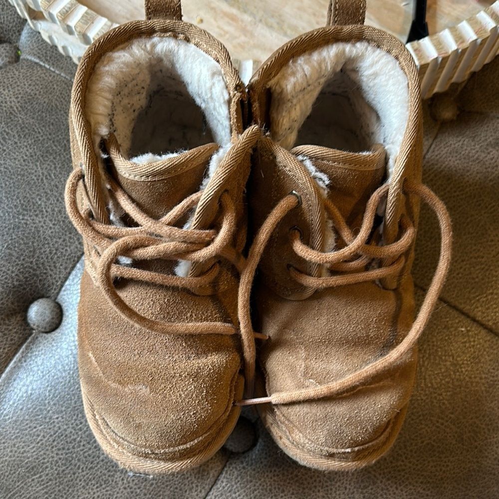 Pre-loved UGG Tan Suede Ankle Boots with Cozy Lining - Picture 2 of 4